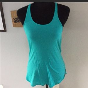 Bundle of 2 Lululemon tanks